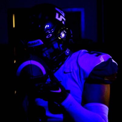 6’2/240lbs/Greensburg Central Catholic⚫️ CAPTAIN/BATES football C/o ‘27 ryank62304@icloud.com/https://t.co/87i5q98haw