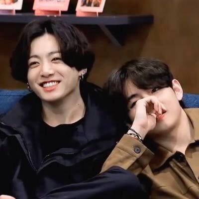 vkooknovios8's profile picture. taekook esposos y mis papis