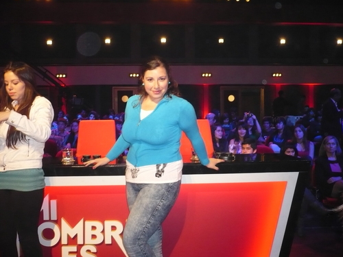 Soy estudiante de TUAQF, en la USACh Amo bailar, soy fanática de Backstreet boys, trabajo rodeada de pequeños mounstruos ;) y simplemente soy feliz 3