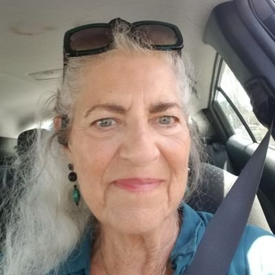 Educator/Advocator for SAFER BEAUTY=@Beautycounter, PP DOULA=Nurturing Nana, NY'er in LA, #RESISTER, #scanner @BarbaraSher, ❤ Environment, Genealogy, Knitting