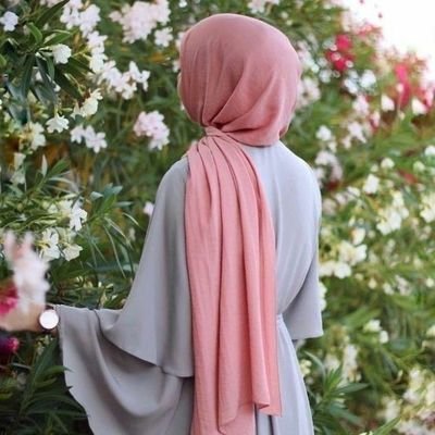 JaweriaJura's profile picture. Indeed the love Of #Muhammad ﷺ is actually the love Of #Allah | Proud Muslim | Proud Pakistani
#TeamKYA