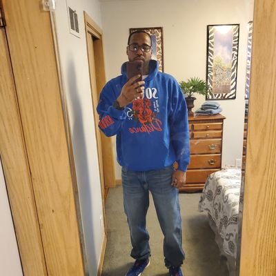 Gamer....420 all day...coffee...cigars, and bbq.... BobbyG74N Tik Tok...
NO DMS PLEASE!