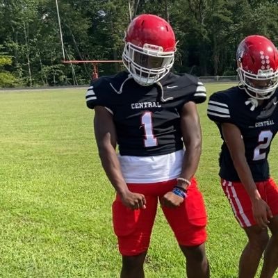 CHS 2023 📚 God first 🙏🏾 Never satisfied 🤝 5’11 185 lbs 3.1 gpa 4.25 shuttle -Athlete/QB/ 3⭐️DB🎒 -804-246-8582📲 email~ malikh@kqps.net NCAA ID:2209662339