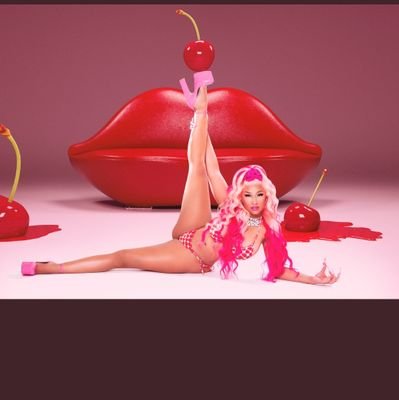 Dont come around with that wierd energy, wierd energy ! N.M 👑 The Queen Sleaze 
Part of #LGBT community 
Bisexual barbz 😛
#Queen 👑 is life💗  I STAN ONIKA 🗡