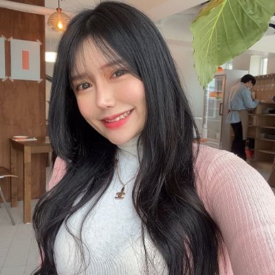 NicoleT23404512's profile picture. My shop