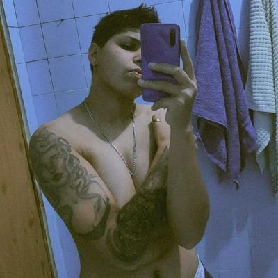 idiotstoned's profile picture. 