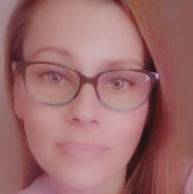 JLS41_3KMUE's profile picture. Mom of 3 beautiful kids, makeup addict and looking for some good vibes.  They say love hides behind every corner, I must be walking in circles