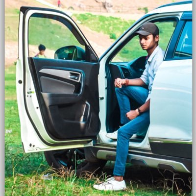 agashe_rajat's profile picture. I used to love my old twitter account, then everyone from work found me. This is my new account