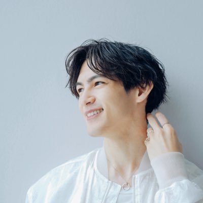 【登録者25万人】恋愛教育YouTuber/受講生6000名突破!/恋愛 × 仕事 × 人生の成功を掴む法則を発信📘魅力を学べる教育機関「魅力の大学」学長📕日本男児を魅力的にして、日本中の女性を幸せにします。