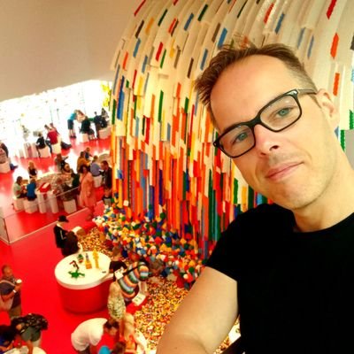 Liefhebber van goed onderwijs/ muziek/ Geschiedenis/ Ben Elton/ LEGO
