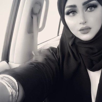 مصممة اعلانات سوشل ميديا ، لوقو ، كروت اعمال ، اغلفة كتب وروايات ، والباكجنق+
ومختصة في الاعلانات الممولة عبر سناب شات