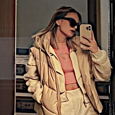esrasolmawzs's profile picture. 