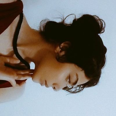 I live with a sweet taste and a little spice of pain!
Interested in colors, lights and new rhythms!
My way is logic and my inspiration is intuition🏹
