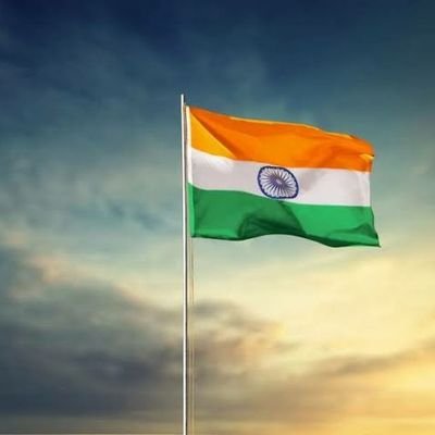 बहुत मुश्किल है अपने बारे में लिखना,
#बस इतना जान लीजिए कि बिहार से है हम