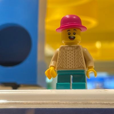 yue4design's profile picture. everybody wants to change the world but nobody wants to change.