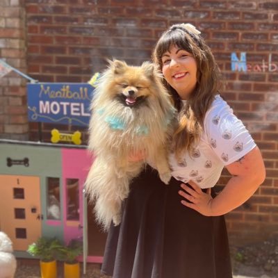 š¶ certified dog trainer #meatballmotel āļø- #Armadillo @YardTheatre, #Mumburger @ORLTheatre, #OldVic12 repped by @ITG_ltd