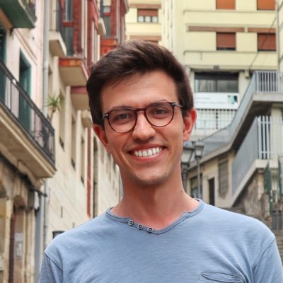 Sono una persona curiosa. Mi piace leggere, ascoltare musica e conoscere il mondo.