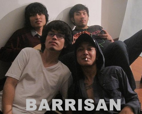 2009..vocalis @dimsanggara, bassis @AndraRanandra, guitarist @achyandra, drummer @tosaniqbal..support them no matter what happens ..@BARRISmusic will be success