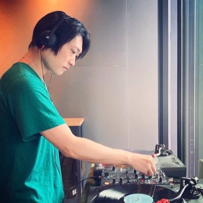 フリーのラジオディレクター「新テニスの王子様オンザレイディオ」「全力岩崎SUN」「S.S.D.S.」「Aqours浦ラジ」「Liella リエラジ」「Roselia レディシャ」クラフトビール、ゲーム、テニス、キックボクシング、レコード集め、ビリヤードが趣味。DJもやります!間借りで珈琲屋
