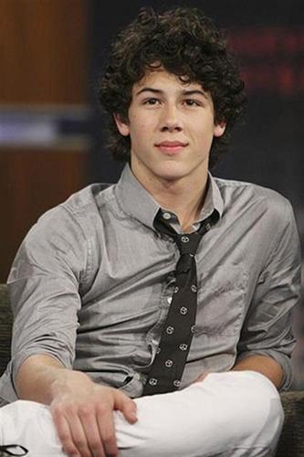 incase you dont know...i love nick jonas!