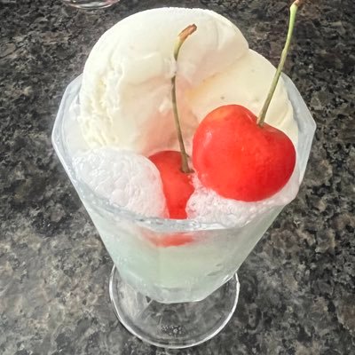 z354hCx2D5Z3hxM's profile picture. 家族介護はするな！後ろ指さされても逃げて自分の人生を生きてね。