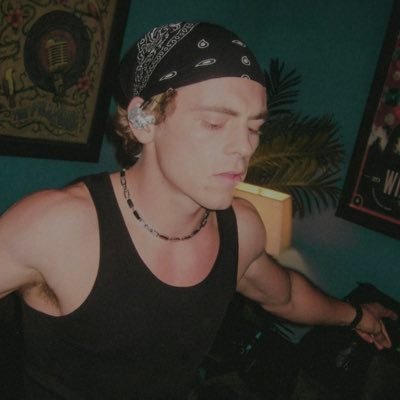 thrxwrxcks's profile picture. ⠀⠀ ⠀⠀ ⠀⠀ ⠀⠀ ⠀ ⠀⠀ ⠀⠀english love affair. ⠀⠀ ⠀⠀ ⠀⠀ ⠀⠀ ⠀ ⠀⠀ ⠀⠀