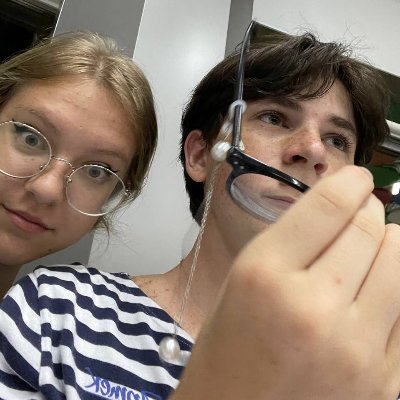 Kwixxxy's profile picture. 