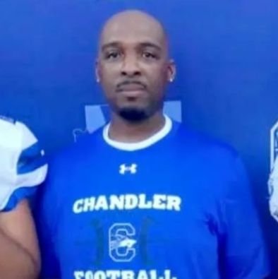 Freshman Inside Backers Coach

🐺 Chandler High School 🐺 

Husband 
Father 
Coach