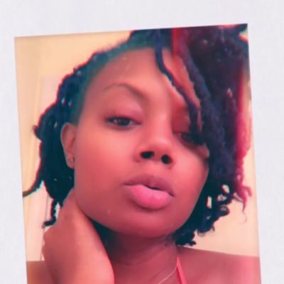 I'm looking for someone that is not afraid to show open affection. I'm a little bit shy and I need someone that is easy to talk to until we get better ❤️🩹
