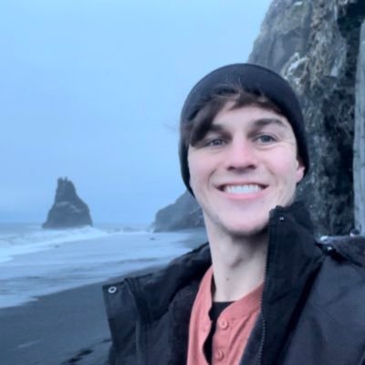 flippinbackpack's profile picture. Full-Time Amazon Seller 📦 | Part-Time Traveler 🌎