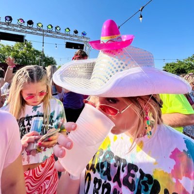 caroline_lahey's profile picture. 