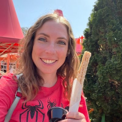 Mrs_Raveney's profile picture. 1st Grade Teacher 👩🏼‍🏫