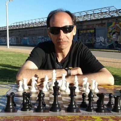 Maestro y Arbitro FIDE #Ajedrez: Clases para todas las edades, presenciales o Internet. 
https://t.co/Ftt0CRNtsu
YouTube: nau64