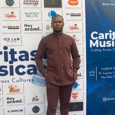Unisex Tailor. Catholic. I am a motivation of Gods Love and manifestation... #TeamManUTD