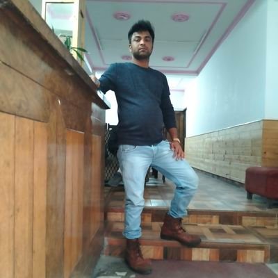 hum nikle the Jo raste vahan Koi manjil Na tha banaa Diya manjil Jahan Koi farenda bhi Na tha
