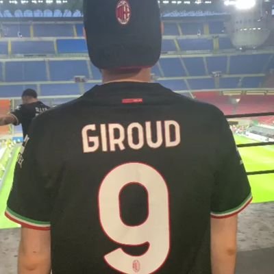 ManuelFurla's profile picture. instagram: @manuelfurla ; commenti trash sui programmi trash della tv più trash