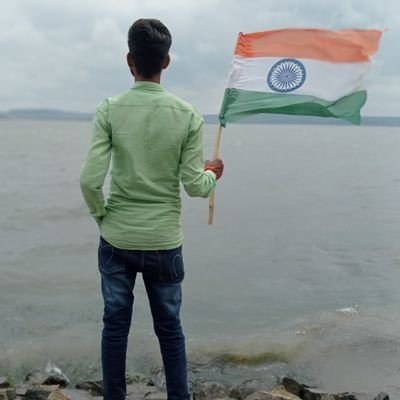 HarikeshPandey9's profile picture. प्रेम शब्द
कितना गहरा है,
अथाह सागर सा,
अपने में
सम्पूर्ण...!
ढाई अक्षर में
समाहित हो
जीवन का सार...!!
हृदय की धड़कनो
के साज पर झंकृत
Insta id -@harry_banarasiya