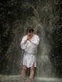 未来の税理士？
税理士目指して、まずは日商簿記１級から勉強中！！
ちなみに写真は滝行中