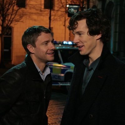 Tweeting the Johnlock fic ‘Juxtaposition’ by Clueda. All writing credits go to Clueda.