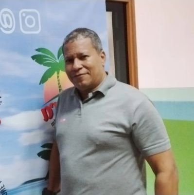 Locutor,TSU en Producción de Radio y TV ,Lcdo en Comunicación social, Actor de teatro.
Conductor y Productor del programa La hora de Billos y sus Invitados.