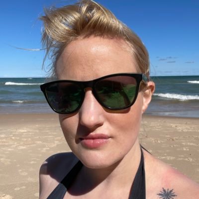 megan_dono's profile picture. My name is Meg, I eat a grain free, boutique diet