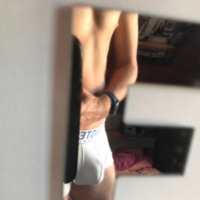 jeune qui souhaite s'amuser un peu un attendant une vraie rencontre, Versa passif 😈🥵 Toulon/Le Mans 📍 compte interdit 🔞 NSFW possible