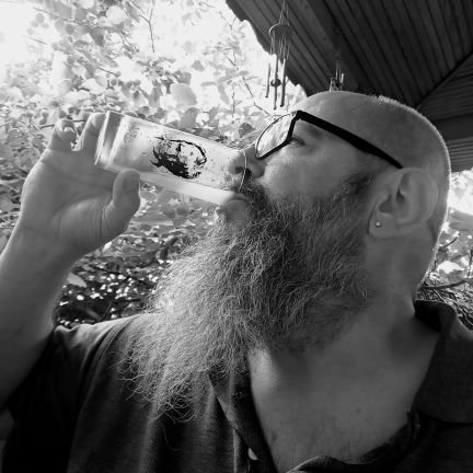 Myrina_tr's profile picture. 3 şey boşunadır...
Aptala nasihat etmek, cahille tartışmak, 
iki yüzlü ile dost olmak...