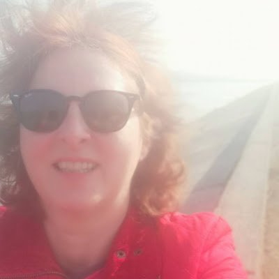 IsabelleTeodo19's profile picture. O viata trăită printre mii de carti.