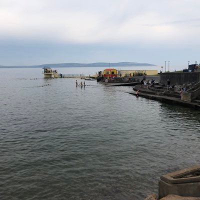 Galway's iconic swimming location now has its own Twitter account. If you have any old or classic Blackrock photos, videos or anecdotes tweet 'em up.