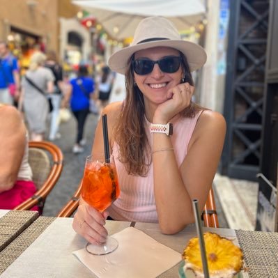 Gaúcha vivendo por aí ✈️🇪🇸 Leve e Feliz ✨ Apaixonada por vinho🍷 🤍