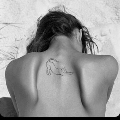 abeerALharby_m's profile picture. وأن يفهمك أحدهم ، أثمن من أن يحبك .