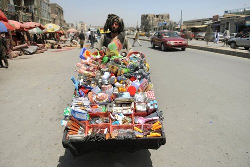 paulmontilla's profile picture. Hitchcock ¡Dónde se supone proceden los violines en un barco zozobrando? -Herrman, músico: ¡sabrás cuando digas qué hace una cámara en medio del mar! #elearning