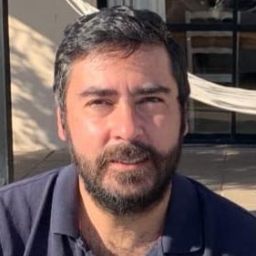 Padre de los 4 fantásticos.
100% provida.
Sangre liberal.
Rosarino.