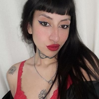 Aunque estoy atado a tus diabluras sabes que estoy siempre a favor del adiós... ❤